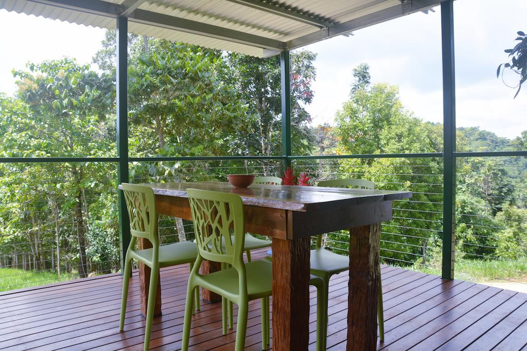 Mena Creek Flower House Экстерьер фото
